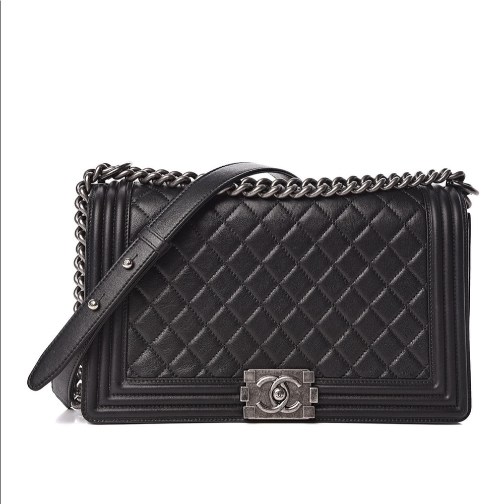 Chanel Black New Medium Boy Bag (Calfskin)